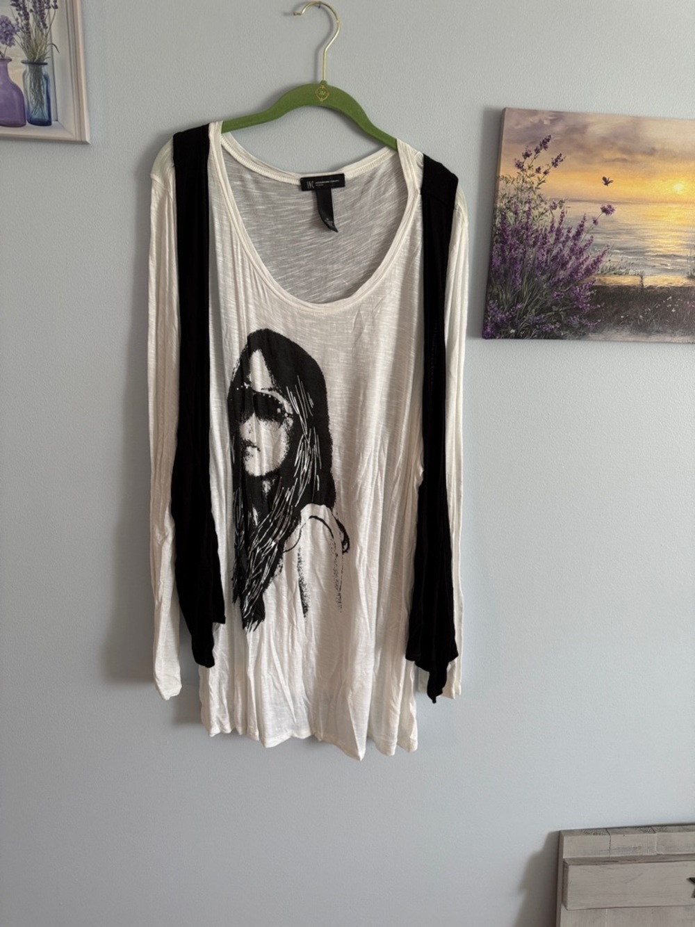 INC International Concepts White Long-Sleeve Graphic Tee with Black Accents